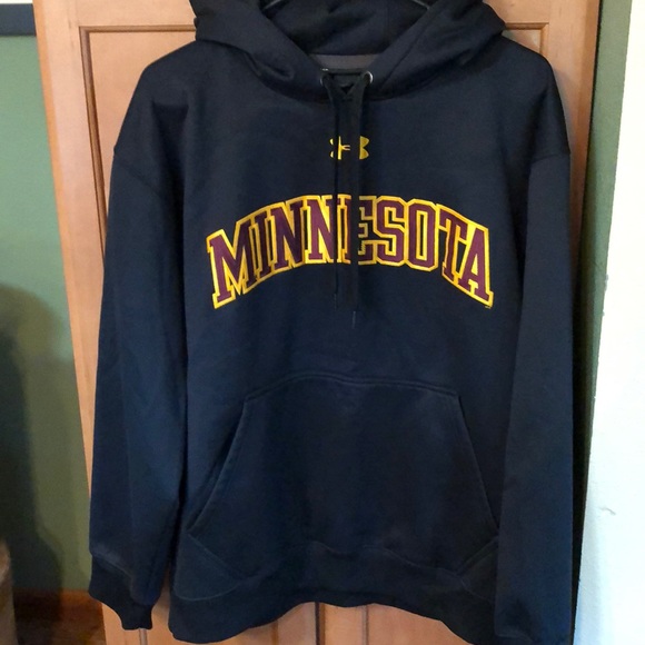 under armour black sweatshirt